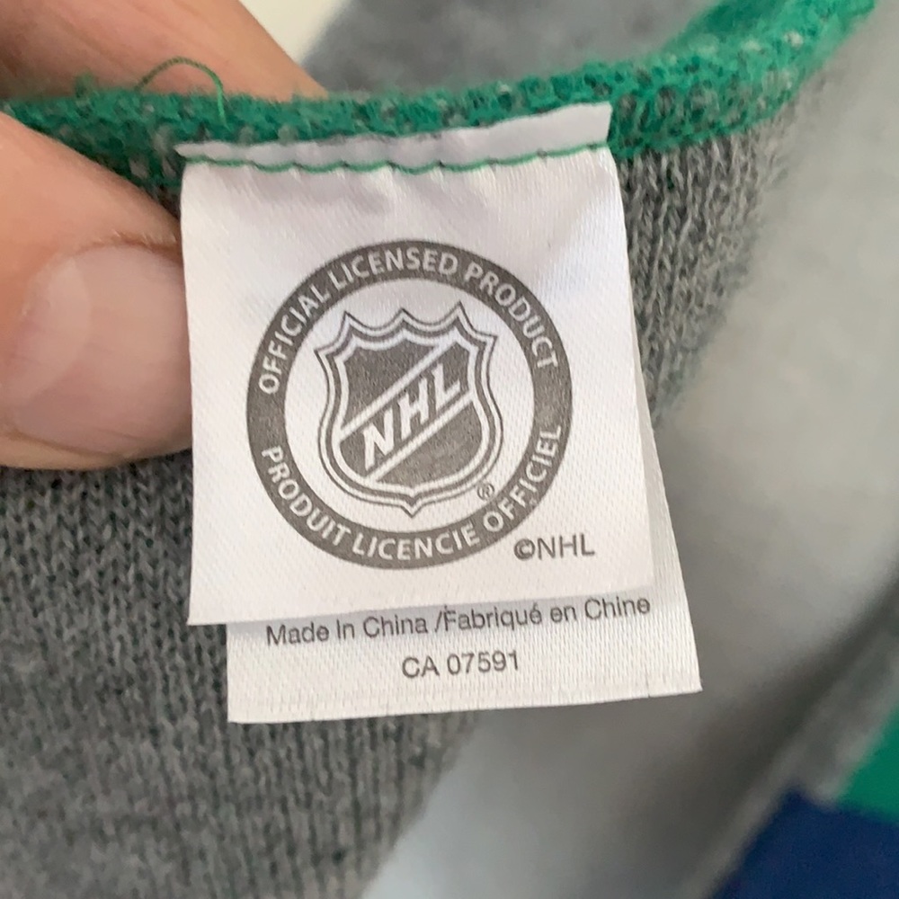 Vancouver canucks scarf - Picture 3 of 4